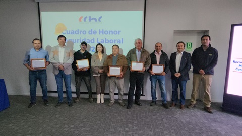 Diez trabajadores de la región fueron reconocidos con los premios “Mujer en Construcción” y “Cuadro de Honor en Seguridad”