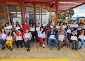 Cerca de 50 personas emprendedoras de Chile Chico dan un impulso a sus negocios con el FOSIS