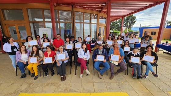 Cerca de 50 personas emprendedoras de Chile Chico dan un impulso a sus negocios con el FOSIS