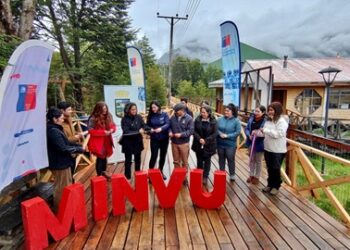 Pavimentación Participativa Minvu: Vecinos/as valoran reposición de más de un kilómetro de pasarelas en Caleta Tortel