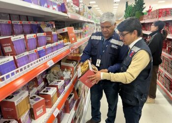 Autoridades de Energía fiscalizan luces Navideñas