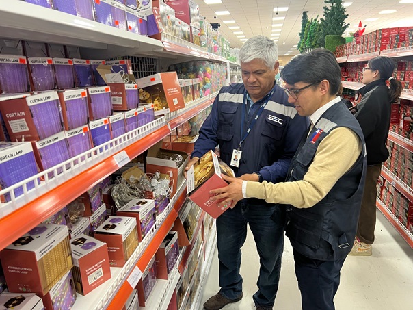 Autoridades de Energía fiscalizan luces Navideñas