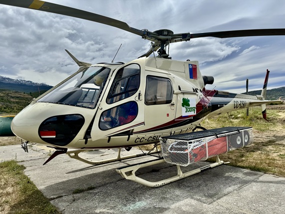 Cochrane: Gobierno recibe segundo helicóptero para combate de incendios forestales en Aysén