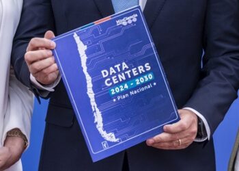Seremi de Ciencia Verónica Vallejos y Plan de Data Centers, “es la base que va a orientar la instalación descentralizada de esta industria a lo largo del país”