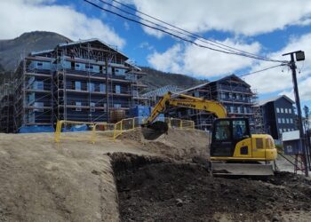 Un 48% de avance presenta la construcción de 192 departamentos en sector alto de Coyhaique