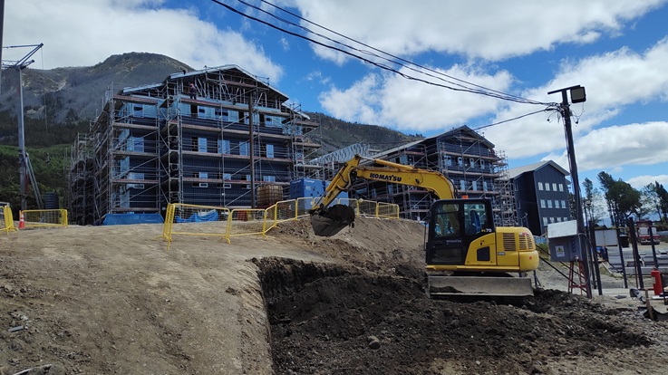 Un 48% de avance presenta la construcción de 192 departamentos en sector alto de Coyhaique