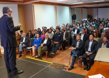 Ministro de Hacienda Mario Marcel valoró jornada Aysén al 2050