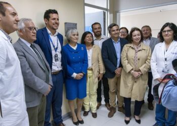 Embajadora de Japón inauguró nuevo scanner en Hospital Regional Coyhaique