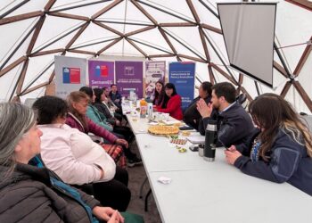Ministerio de la Mujer y la Equidad de Género en Aysén y mujeres de la pesca artesanal de Repollal dialogaron sobre desafíos en el rubro