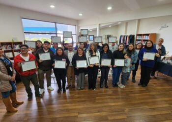 Con muestra de productos y certificación 20 personas emprendedoras finalizan programa del FOSIS