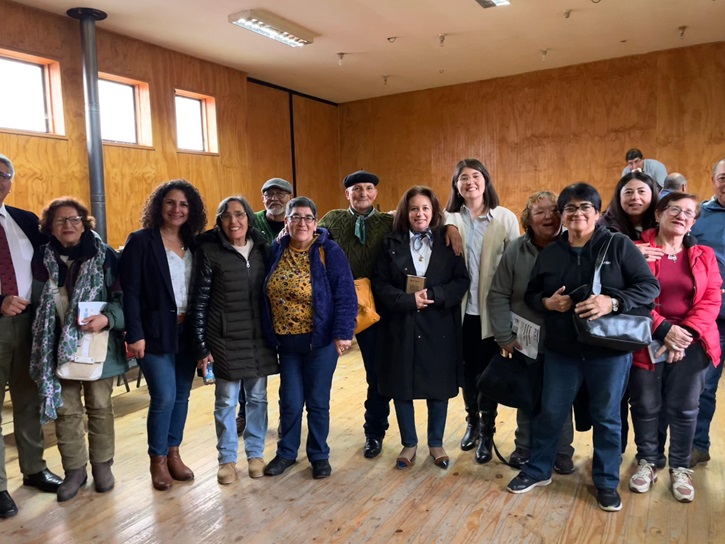 CON CUIDADORAS Y DIRIGENTES GOBIERNO REALIZA CONVERSATORIO EN EL MARCO DEL 8M Y LA MIRADA DE CHILE CUIDA
