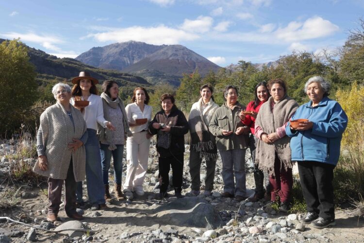 Se inaugura exposición de tejidos y cerámicas inspiradas en la naturaleza del Parque Nacional Cerro Castillo