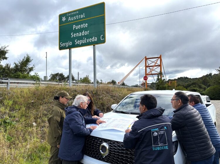 Delegado Regional inspeccionó área de reposición de puentes Palena y Rosselot
