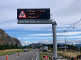 VIALIDAD INSTALA DISPOSITIVOS QUE INCREMENTAN SEGURIDAD VIAL EN PASADAS URBANAS Y TRAVESÍAS