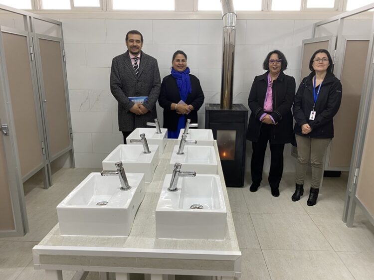 Escuela de Balmaceda cuenta con nuevos Servicios Higiénicos