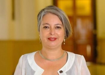 Jeannette Jara, precandidata presidencial, destaca el rol de los medios comunitarios y dialoga con la ciudadanía en encuentro con mujeres