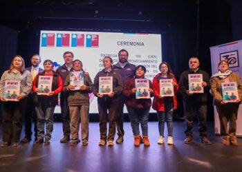 En Aysén: Ministerio de Agricultura entrega 100 derechos de aprovechamiento de aguas a representantes de pueblos originarios