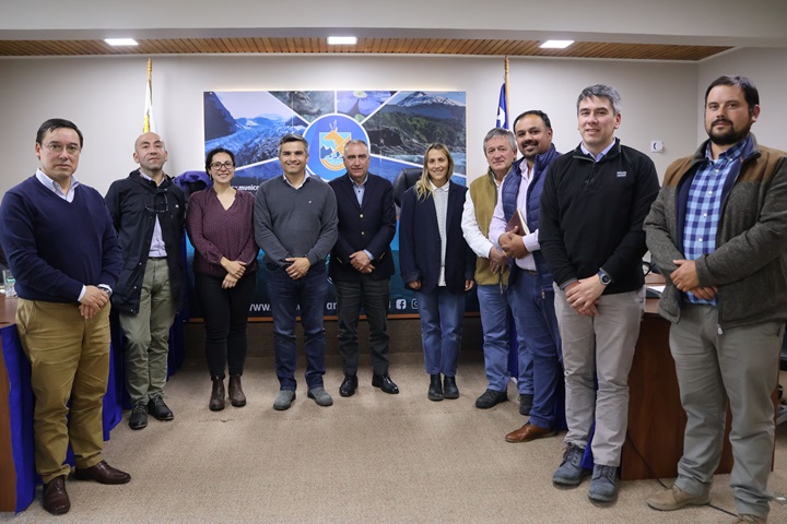 ALCALDE DE COCHRANE Y GOBERNADOR REGIONAL REAFIRMAN COMPROMISO EN LA CELERIDAD DE PROYECTOS ESTRATÉGICOS EN LA COMUNA DE COCHRANE