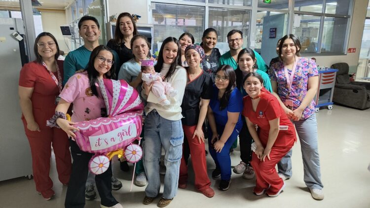 Bebé nacida con 22 semanas de gestación sobrevive y es dada de alta en Hospital Regional Coyhaique