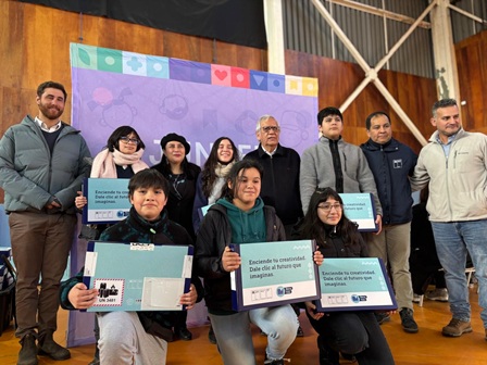 Junaeb Inició en Coyhaique entrega de Becas TIC a 865 estudiantes de Séptimo Básico de la región