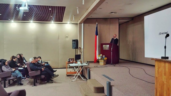 Investigador del Instituto de Arquitectura y Urbanismo de la Universidad Austral de Chile Dr. Antonio Zumelzu, expuso en “Seminario sobre entornos, salud y equidad” en Coyhaique