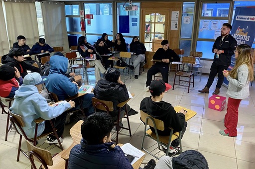 Taller educativo desarrollado por INJUV rompe mitos y entrega herramientas a juventudes de la comuna de Aysén