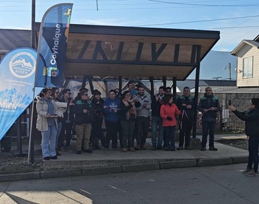 Coyhaique avanza: Municipio inauguró seis nuevos paraderos con apoyo del GORE
