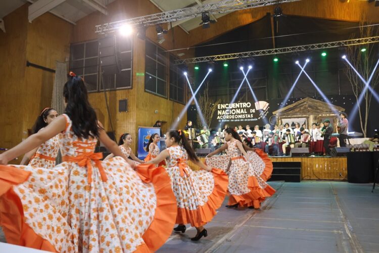 COCHRANE VIBRÓ CON EL XI ENCUENTRO NACIONAL DE ACORDEONISTAS
