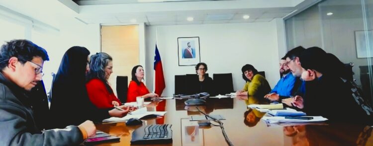 Campaña Salvemos la Patagonia se reúne con ministra Maisa Rojas: Se le entregó catastro sobre salmoneras en áreas protegidas
