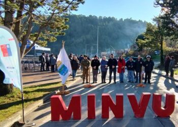 Renovada imagen presenta costanera de Puerto Cisnes gracias a la Pavimentación Participativa de casi mil metros de la calle Prat