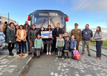 SLEP Aysén entrega nuevos buses escolares a estudiantes de Cisnes y Guaitecas