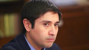 A pesar de su ser investigado por desvío de fondos públicos y fraude al fisco Diputado Calisto logra las firmas para postular como independiente al Senado
