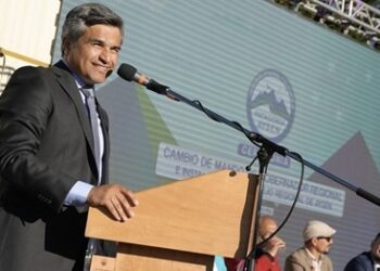 Gobernador de Aysén Marcelo Santana recorta programas del Gobierno Regional y municipalidades
