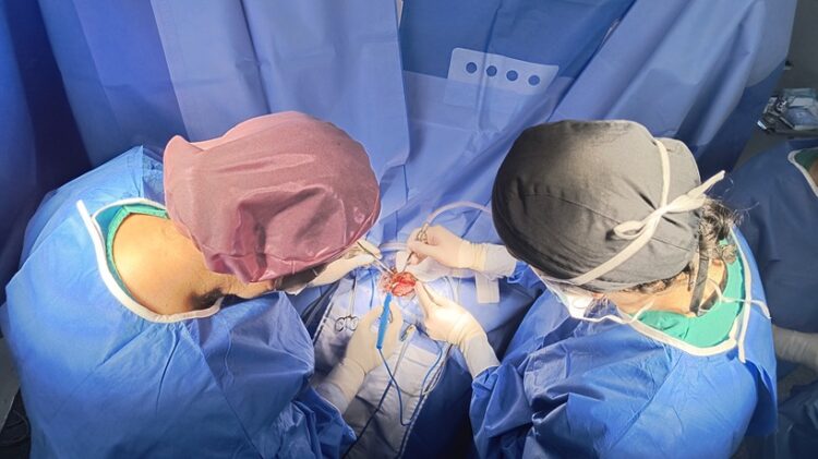Cirugía en vigilia: Equipo de Neurocirugía del HRC opera tumor cerebral con innovadora y compleja técnica con paciente despierta