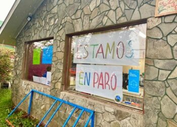 Funcionarias y funcionarios de INJUV se movilizan de manera indefinida en defensa de las juventudes y en rechazo al recorte presupuestario 2026