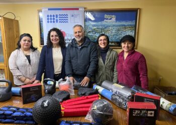 ELIGE VIVIR SANO ENTREGA IMPLEMENTOS DEPORTIVOS AL IND AYSÉN EN APOYO AL PROGRAMA DEPORTE Y PARTICIPACIÓN SOCIAL