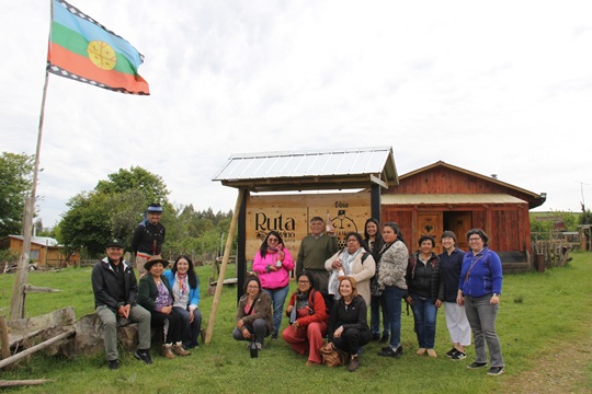 Emprendedoras de Cerro Castillo participan de intercambio cultural Lago Budi