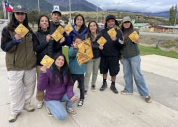 Comunidades locales impulsan campaña para prevenir atropellos de huemules en Cerro Castillo