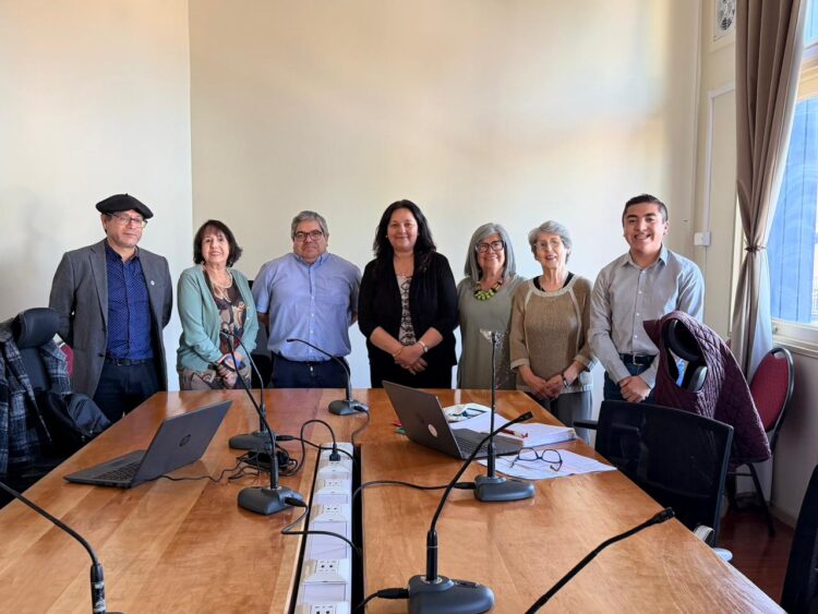 Tras insistencia de concejales y movilización docente: Municipio responde al MINEDUC por Deuda Histórica en Coyhaique