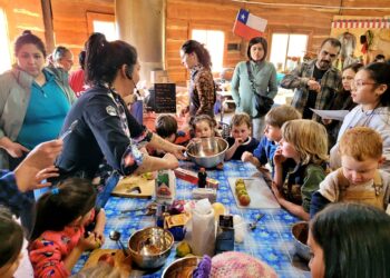 Gastronomía, arte textil, teatro y música se unirán el fin de semana santo en Festival de la Cosecha de Puerto Guadal