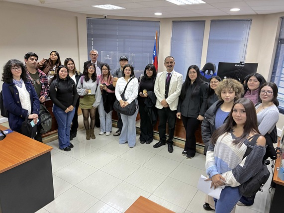 Jornada formativa: Juzgado de Familia de Coyhaique recibe a estudiantes de Derecho de la Universidad de Aysén