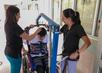 Equipo de Kinesiología HRC avanza en el tratamiento integral de pacientes en neurorrehabilitación