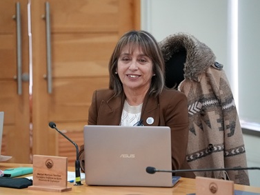 Consejera Martínez cuestiona millonarios recursos para nueva corporación mientras se recortan programas sociales.