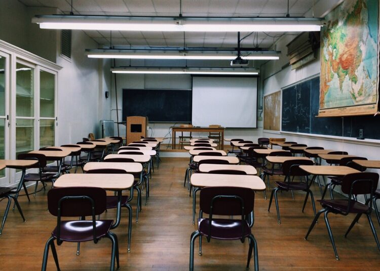 Casi 4 de cada 10 estudiantes de Aysén faltan de forma crónica a clases