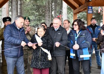COCHRANE DA UN NUEVO PASO EN CONECTIVIDAD: INAUGURAN PUNTO WIFI GRATUITO EN PLENA PLAZA DE ARMAS