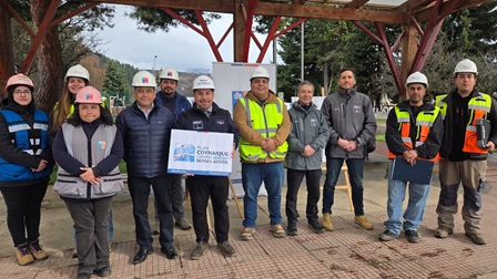 PLAN «COYHAIQUE CAMINA SEGURO»: MINVU Y SERVIU ENTREGAN TERRENO PARA HISTÓRICA MODERNIZACIÓN DE RUTAS PEATONALES EN EL CENTRO DE LA CIUDAD