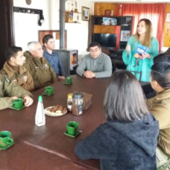 tehuelche noticias: Para avanzar en materia de prevenci&oacute;n de violencias contra las mujeres SernamEG se re&uacute;ne con Carabineros de Puerto Ib&aacute;&ntilde;ez