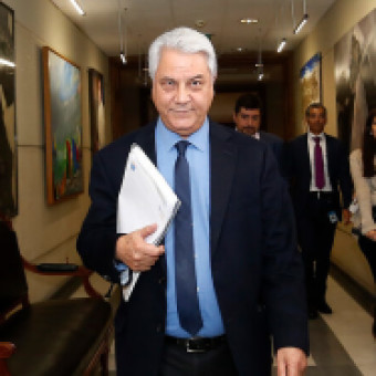 tehuelche noticias: El incansable conteo del diputado Naranjo para que Pi&ntilde;era responda por su &ldquo;playa privada&rdquo;