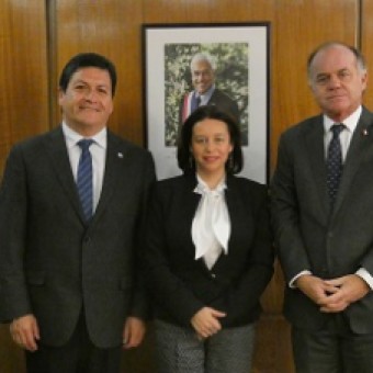 tehuelche noticias: SENADORA ORDENES PLANTE&Oacute; AL MINISTRO DE AGRICULTURA LA NECESIDAD DE DOTAR DE INFRAESTRUCTURA A LAS &Aacute;REAS PROTEGIDAS DE LA REGI&Oacute;N DE AYS&Eacute;N