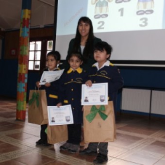 tehuelche noticias: Colegio Campos de Hielo Reconoci&oacute; a Alumnos Destacados